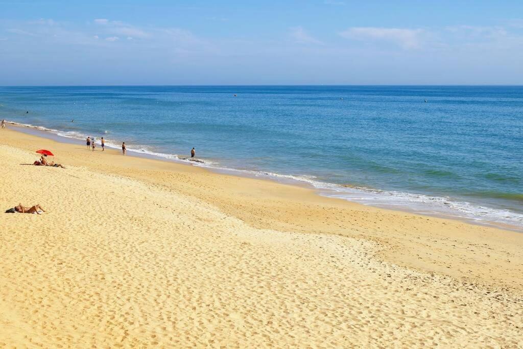 Apartamento Millenium Vista Mar- 2 Passos Da Praia Quarteira Buitenkant foto